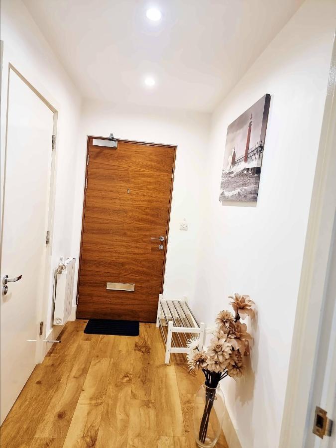 Your Riverside Home 2 With Private Balcony London Exterior foto